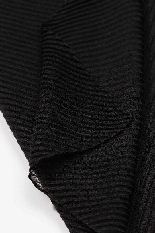 Pañuelo rectangular plisado negro - Imagen 3
