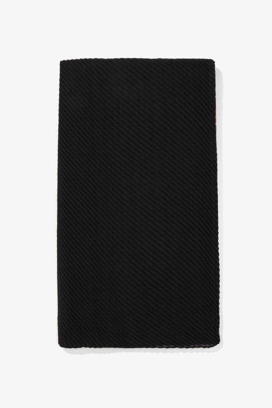Pañuelo rectangular plisado negro