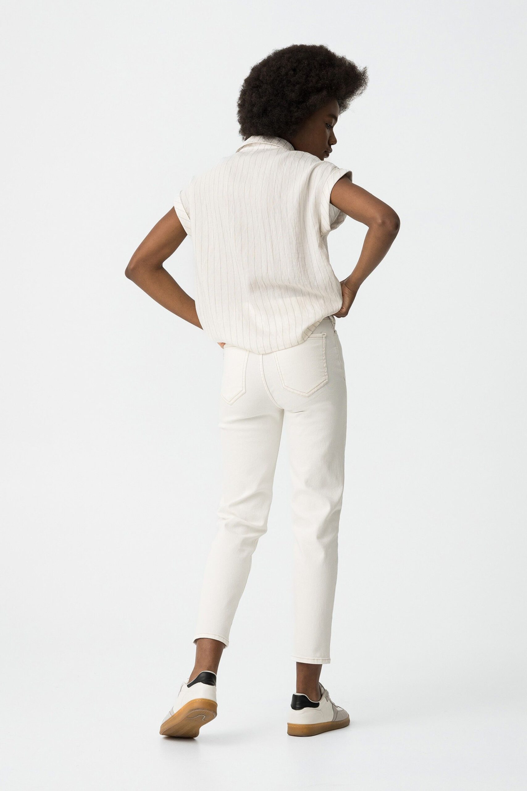 JEAN MOM_SLIM_63 Denim crema - Imagen 4