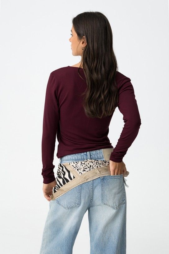 Camiseta Benedict - Imagen 4