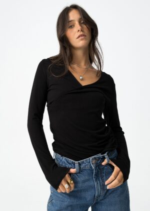 Camiseta Benedict Negra