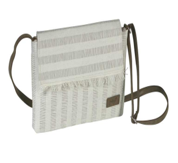 BOLSO SOLAPA RAYAS FLECOS NATURAL